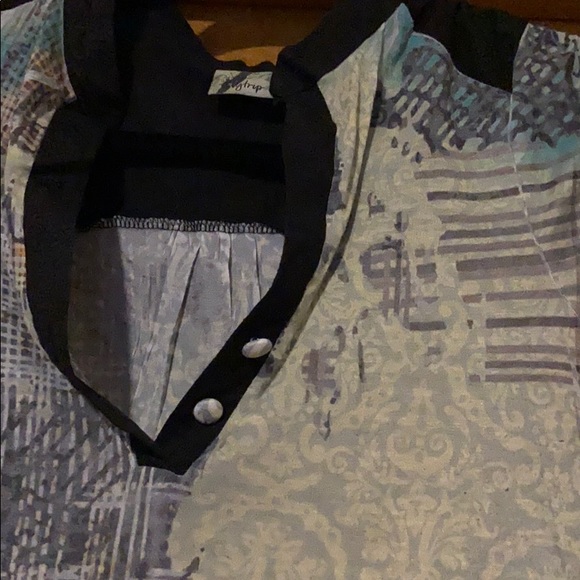 Multi color top - Picture 2 of 3